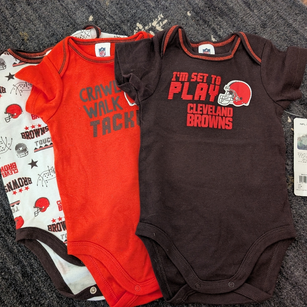 NFL Cleveland Browns Baby Bodysuit Set - Brown, Red, White